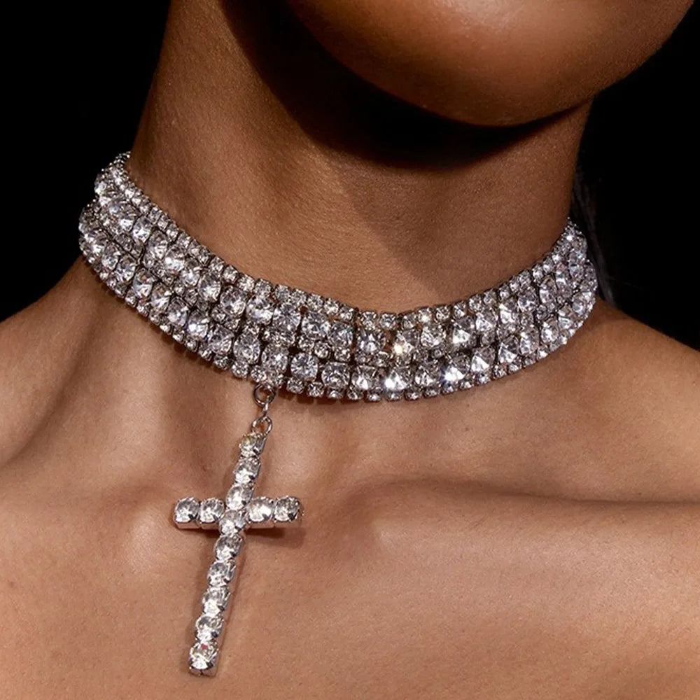 Collier Croix Strass Multi-Rang – Choker Brillant Glamour | Bijou de Foi Étincelant Hope & Light Girlz