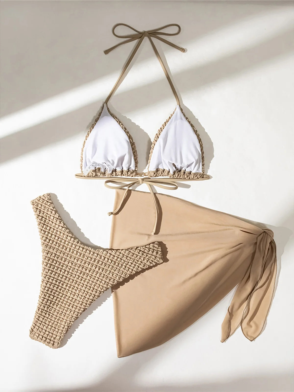 Bikini 3 pièces femme texturé avec paréo – Ensemble plage beige chic | Hope, Light & Sun