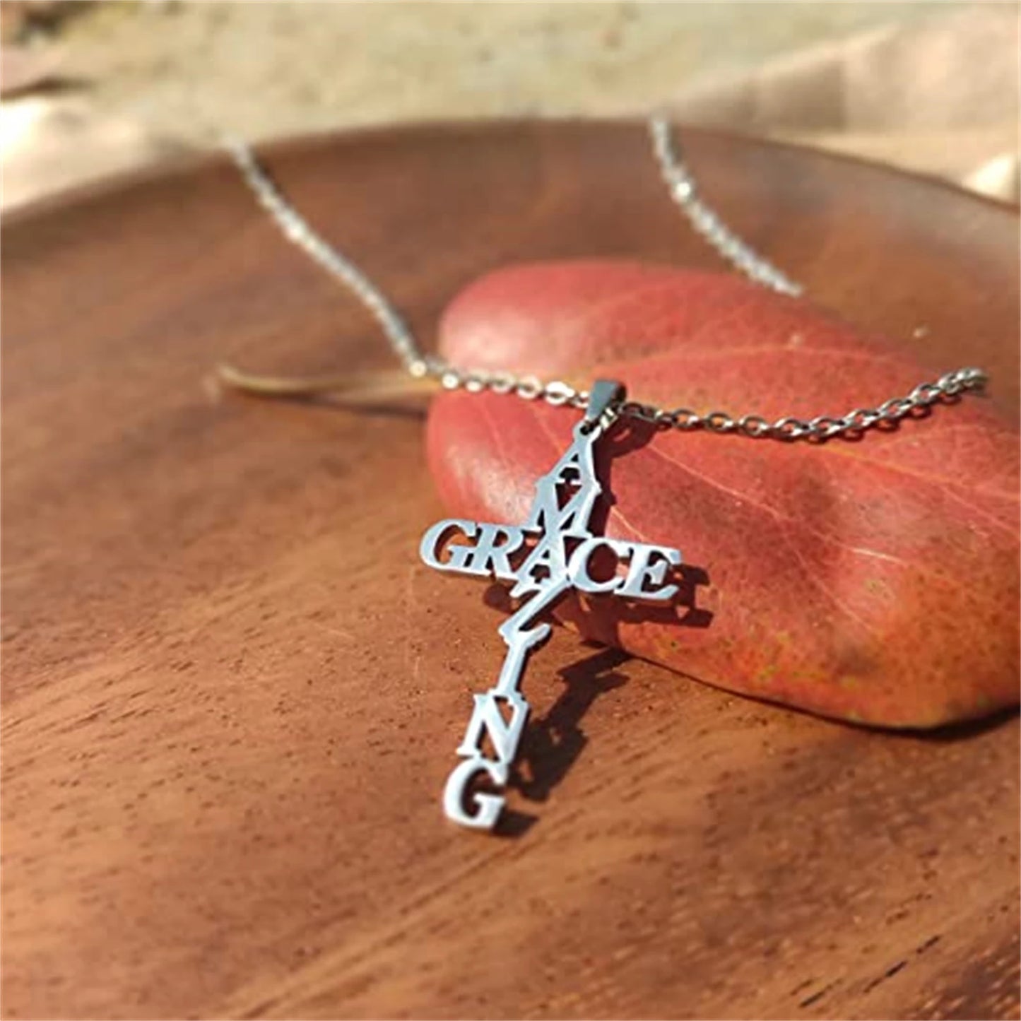 Collier “Amazing Grace” – Croix Acier Inoxydable | Bijou Chrétien Symbolique Hope & Light Girlz