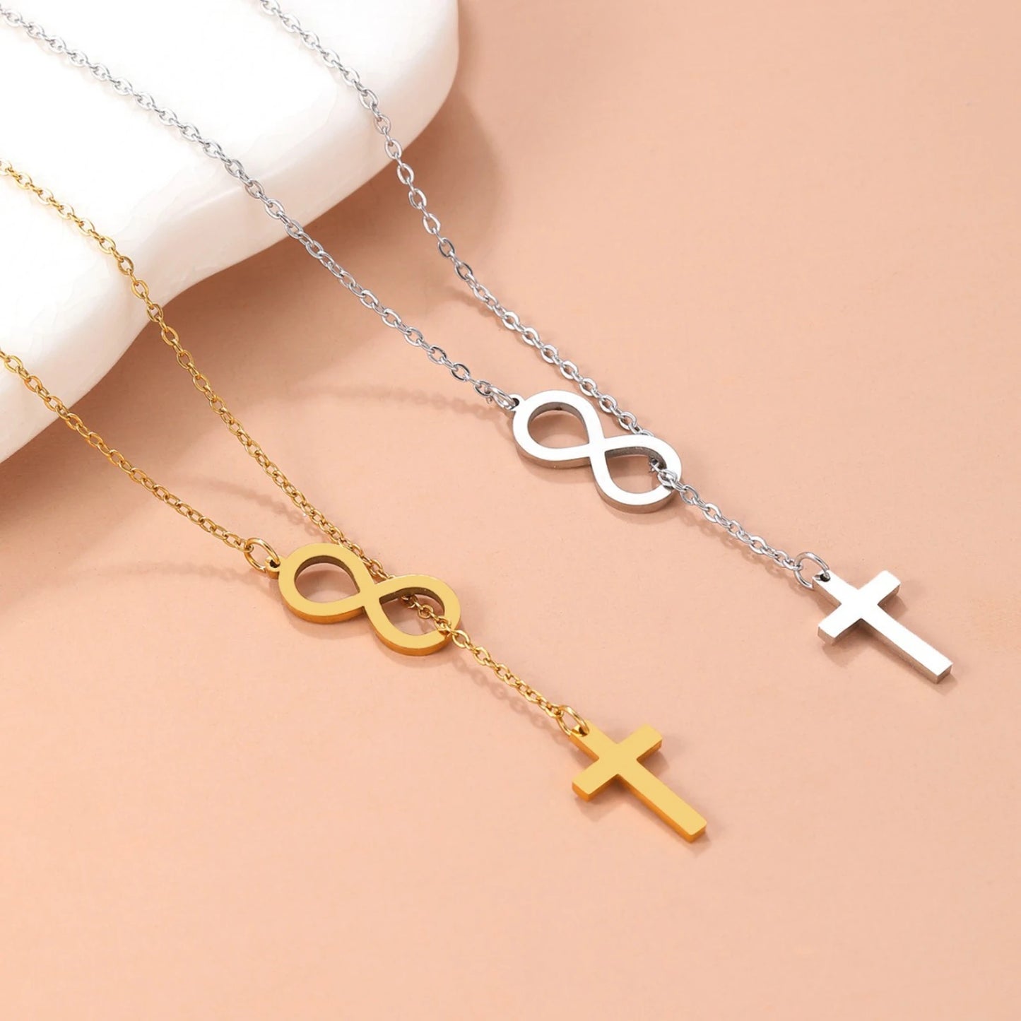 Collier Croix & Infini – Amour éternel de Dieu | Acier inoxydable doré ou argenté | Hope & Light Girlz