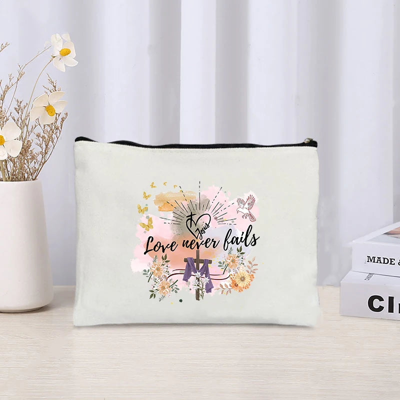 Trousse chrétienne “Appelle le Seigneur et sois sauvée” | Pochette Foi & Espérance – Makeup Bag / Organisateur chrétien