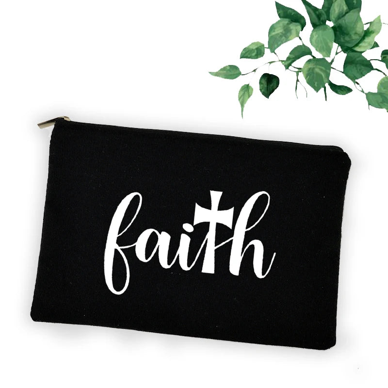 Trousse chrétienne “Faith Hope Love” – Pochette maquillage, stylos ou accessoires – Design croix et message de foi