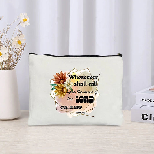 Trousse chrétienne “Appelle le Seigneur et sois sauvée” | Pochette Foi & Espérance – Makeup Bag / Organisateur chrétien