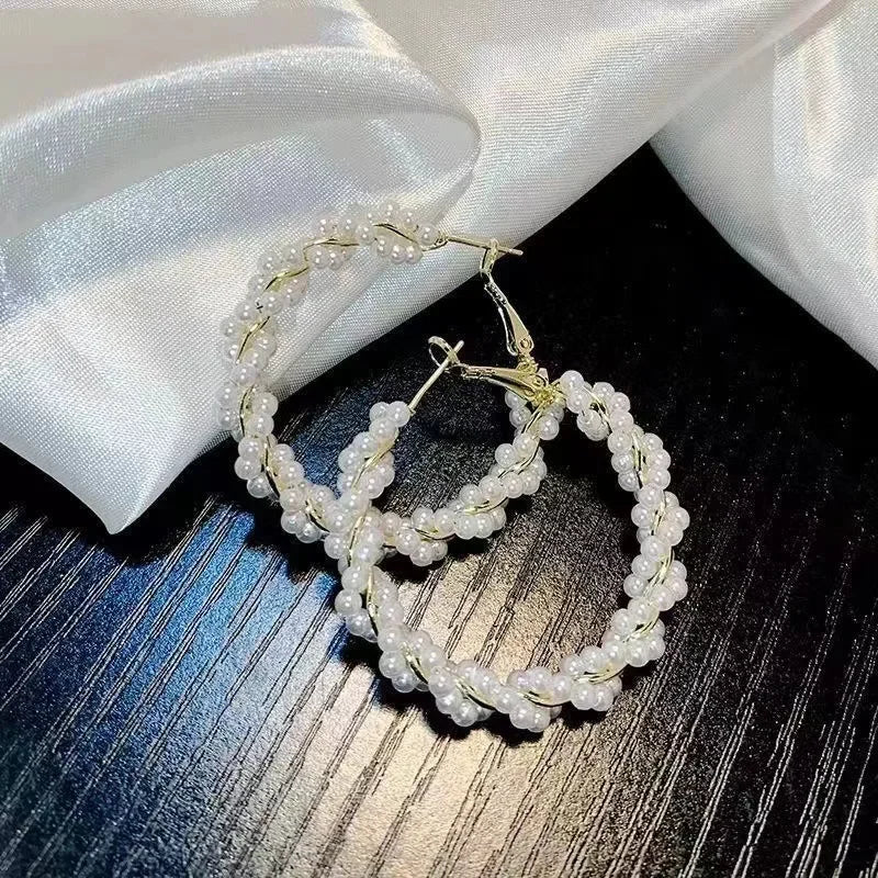 Grandes créoles tressées de perles – Élégance lumineuse et féminité divine | Hope & Light Girlz