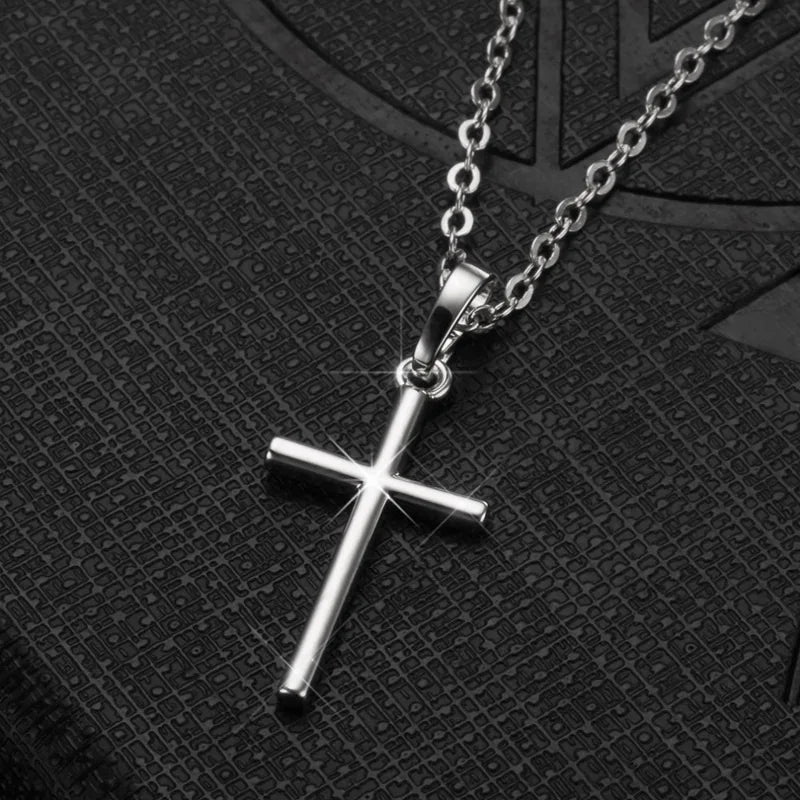 🏷️Collier Croix Minimaliste Unisexe – Pendentif Croix Acier Style Moderne (Or & Argent) Collier chrétien tendance homme & femme – bijou foi discret