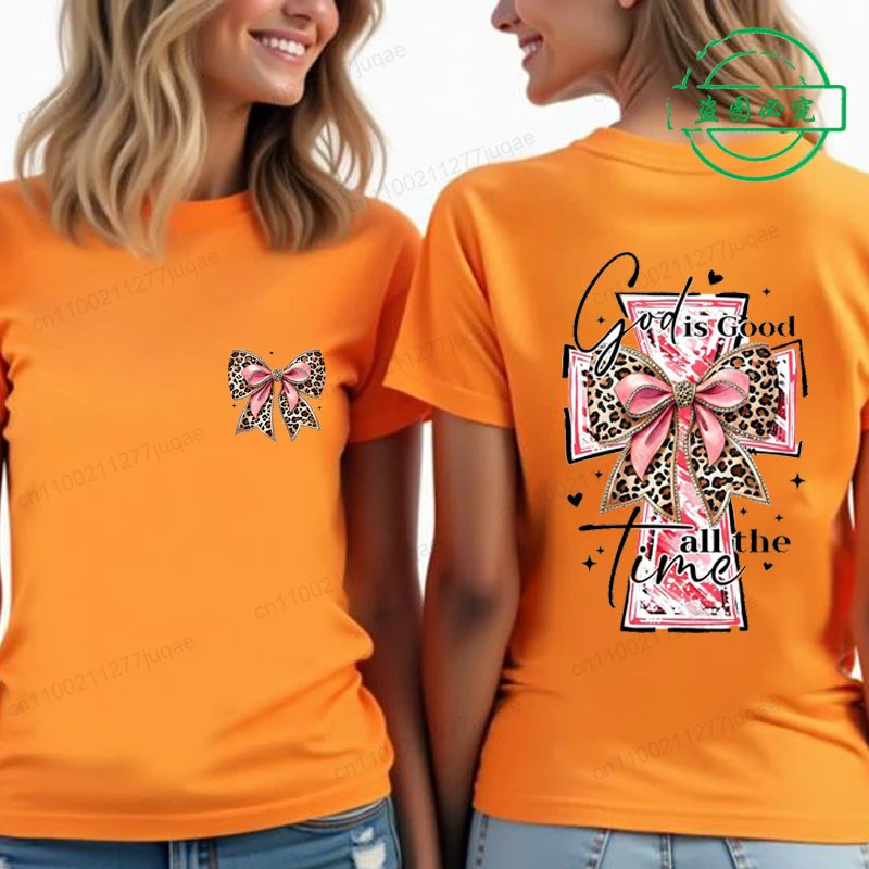 T-shirt chrétien femme “God is Good All the Time” – Croix rose & léopard – 8 coloris – XS à 4XL – Mode foi féminine