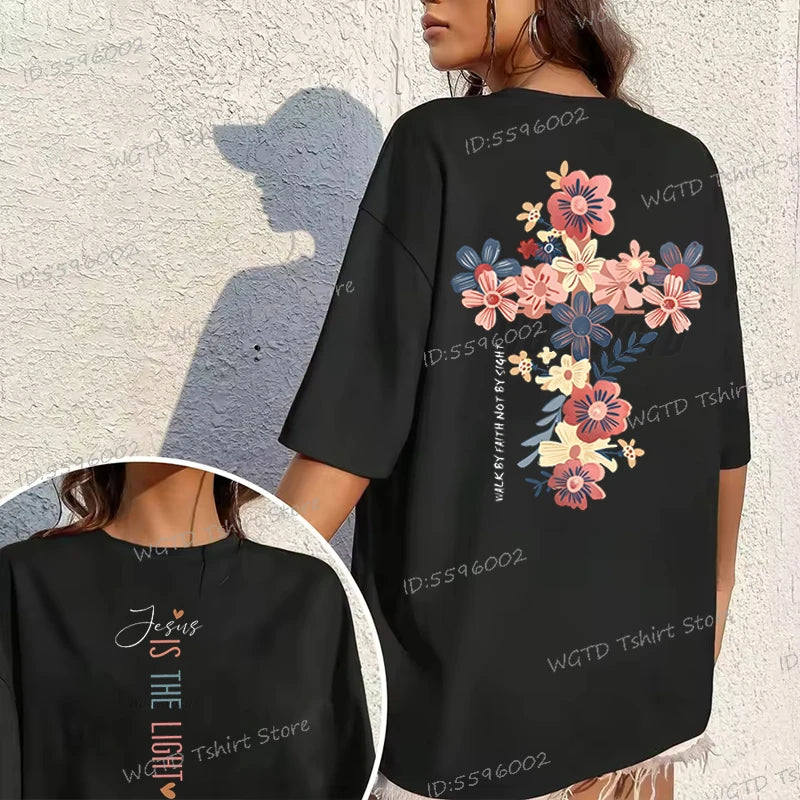 🌸Tee-shirt Chrétien Femme “Jesus Is The Light” – Croix Florale Dos – T-Shirt Biblique Inspirant – 12 Coloris