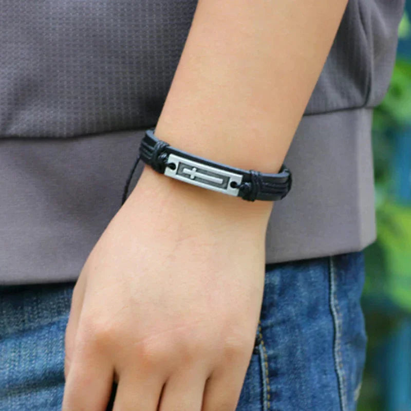 ✨ Bracelet chrétien cuir & acier – Croix minimaliste – Ajustable 18 + 5 cm – Noir ou Marron