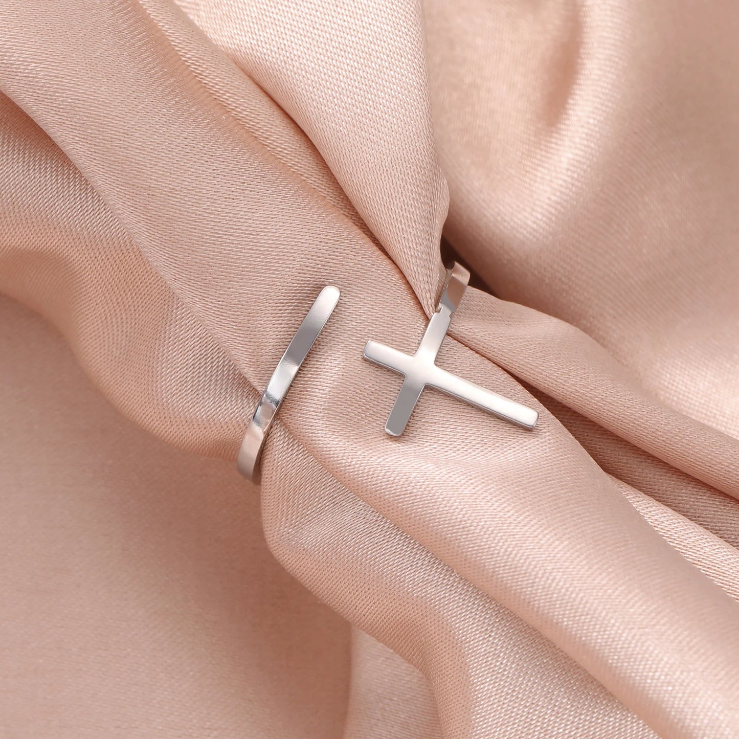 🌿 Bague Croix Femme Ajustable en Acier Inoxydable – Or, Argent ou Or Rose – Anneau Chrétien Minimaliste