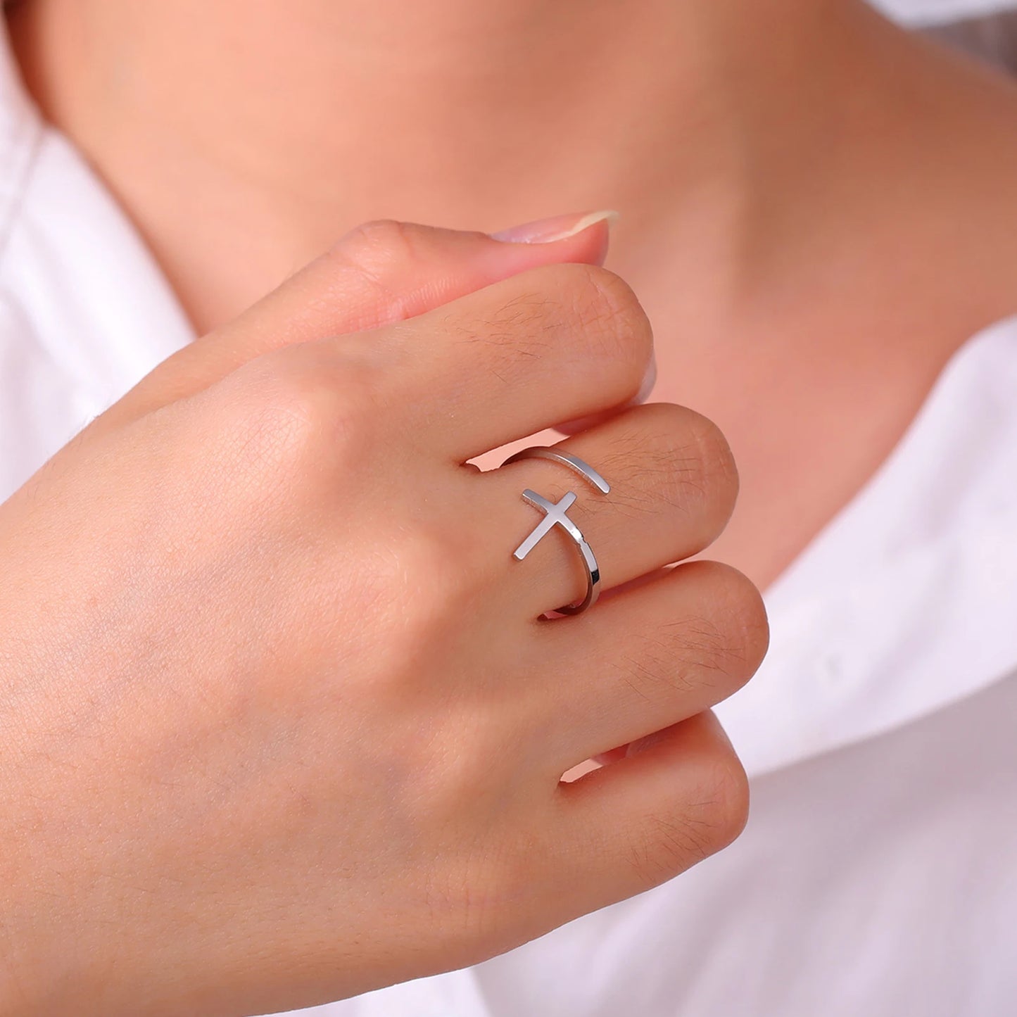 🌿 Bague Croix Femme Ajustable en Acier Inoxydable – Or, Argent ou Or Rose – Anneau Chrétien Minimaliste