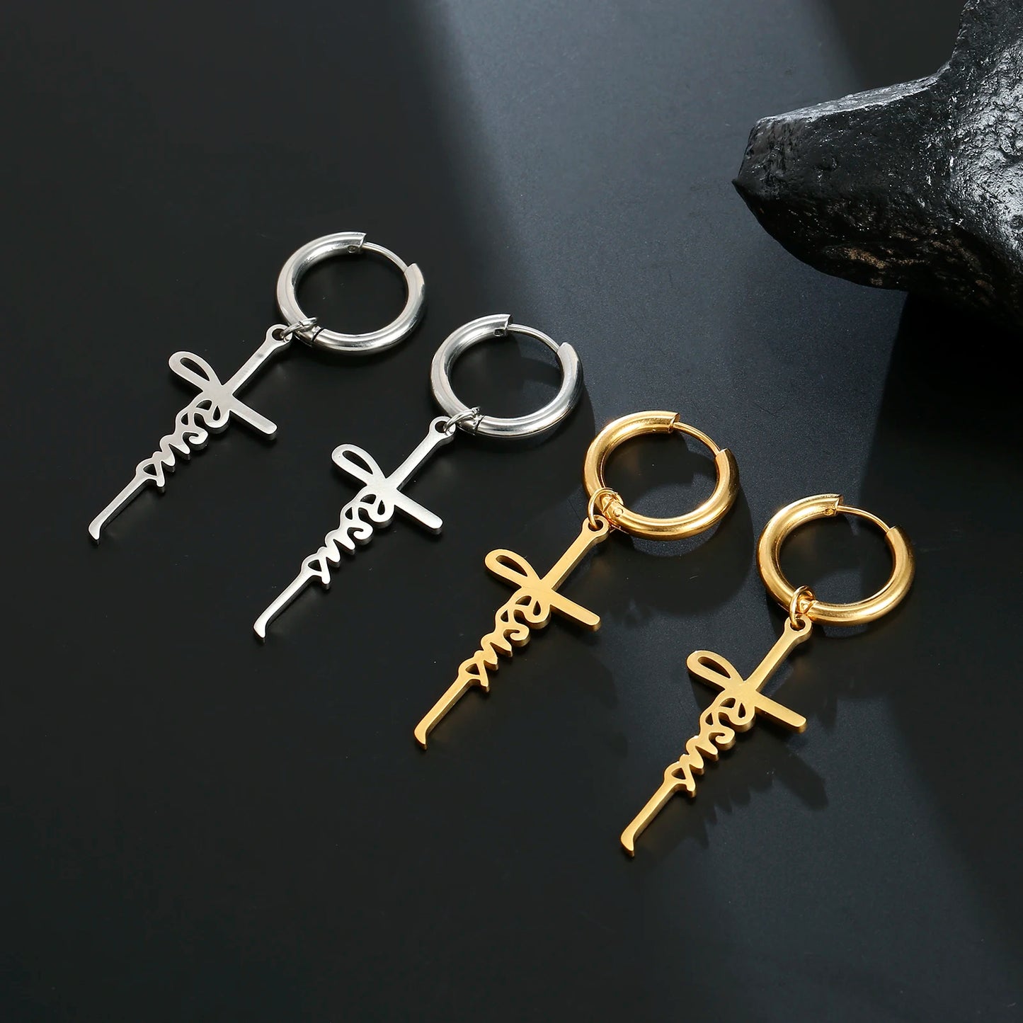 Boucles d’Oreilles Croix "Jesus" – Acier Inoxydable Or ou Argent – Bijoux Foi Femme Élégants