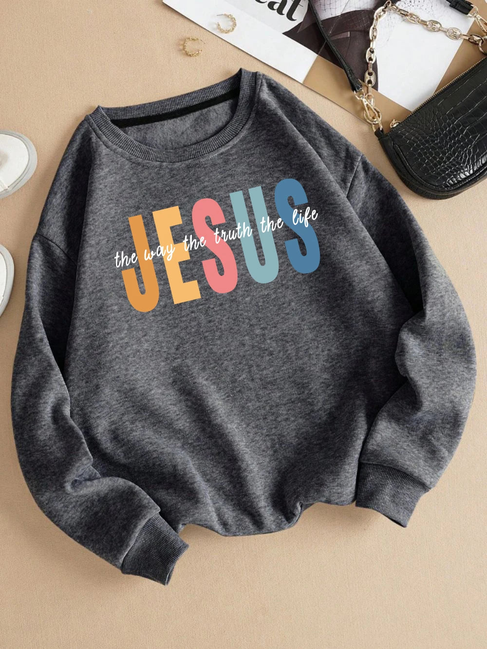 Sweat “JESUS — The Way, The Truth, The Life” – 12 Couleurs – Pull Chrétien Confort & Style