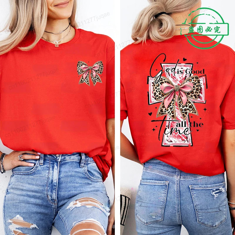 T-shirt chrétien femme “God is Good All the Time” – Croix rose & léopard – 8 coloris – XS à 4XL – Mode foi féminine