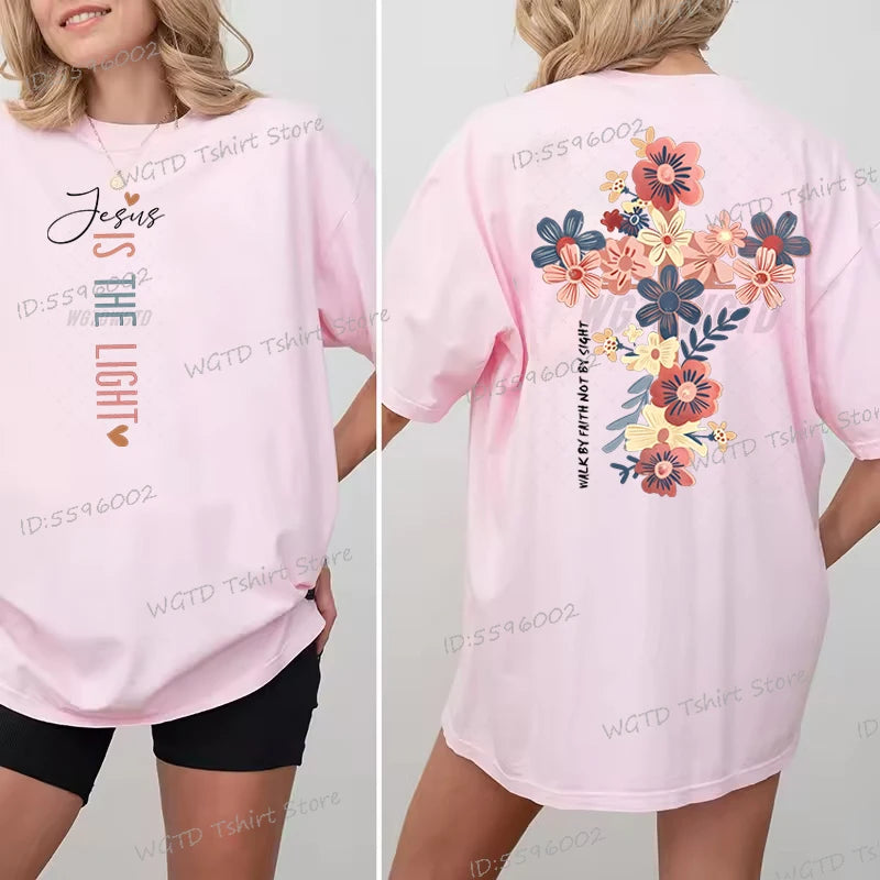 🌸Tee-shirt Chrétien Femme “Jesus Is The Light” – Croix Florale Dos – T-Shirt Biblique Inspirant – 12 Coloris