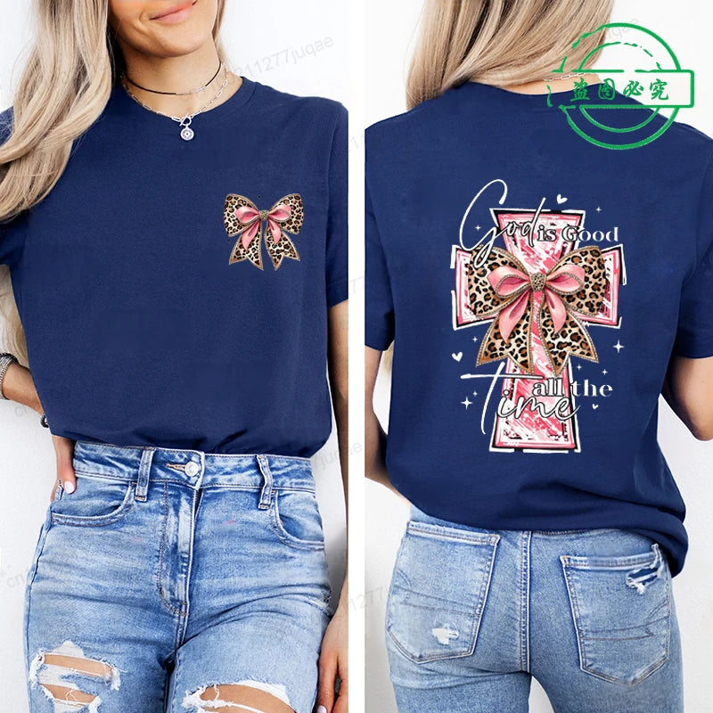 T-shirt chrétien femme “God is Good All the Time” – Croix rose & léopard – 8 coloris – XS à 4XL – Mode foi féminine