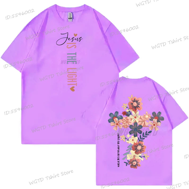 🌸Tee-shirt Chrétien Femme “Jesus Is The Light” – Croix Florale Dos – T-Shirt Biblique Inspirant – 12 Coloris