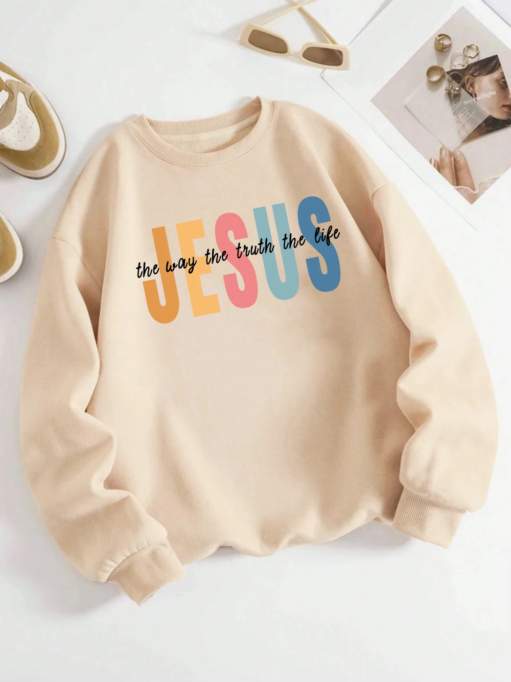 Sweat “JESUS — The Way, The Truth, The Life” – 12 Couleurs – Pull Chrétien Confort & Style