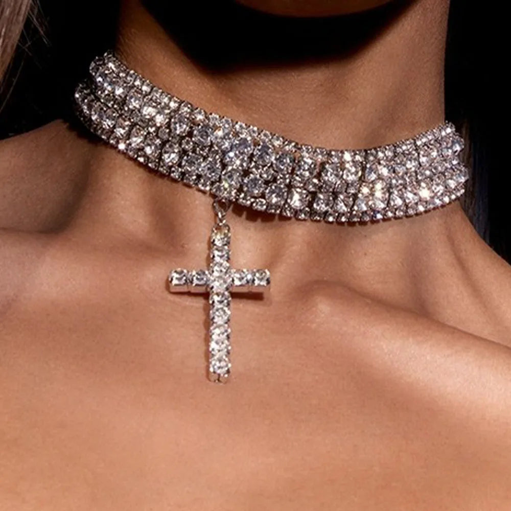 Collier Croix Strass Multi-Rang – Choker Brillant Glamour | Bijou de Foi Étincelant Hope & Light Girlz