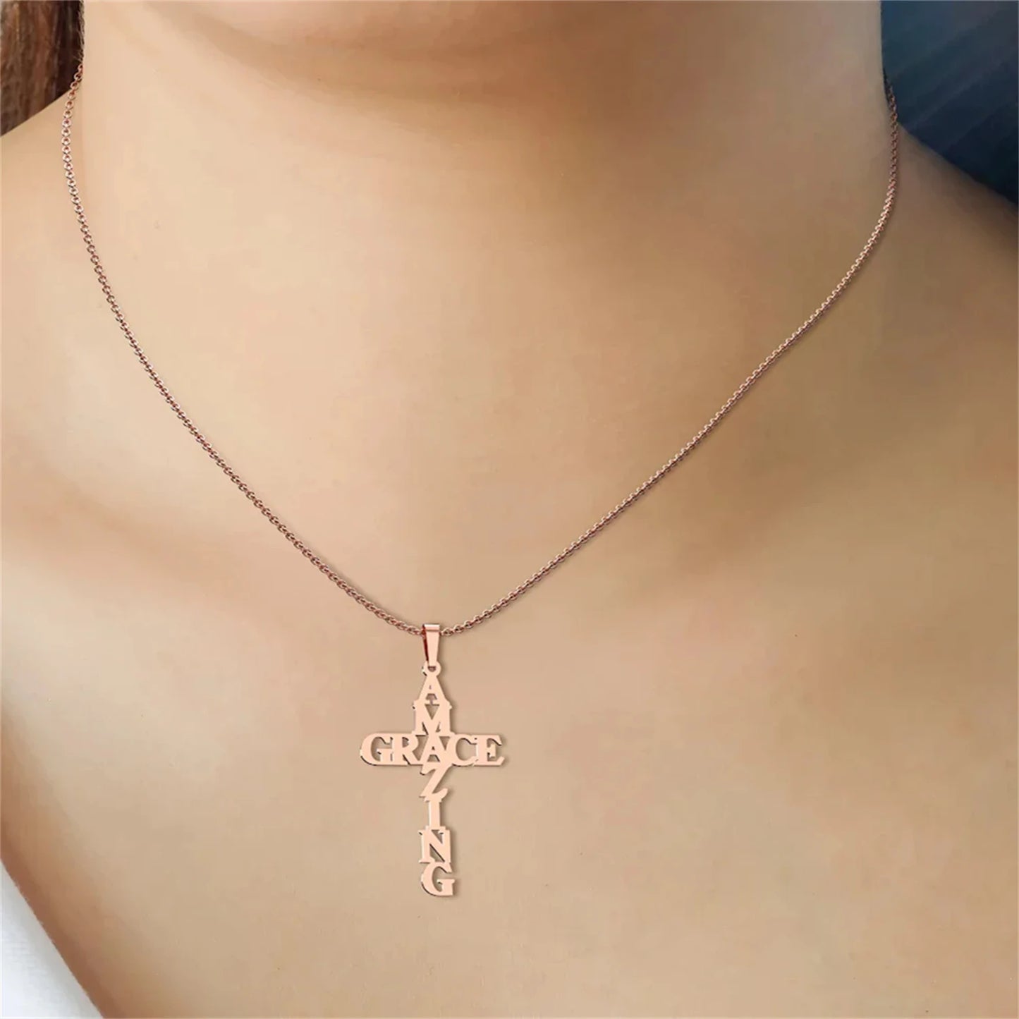 Collier “Amazing Grace” – Croix Acier Inoxydable | Bijou Chrétien Symbolique Hope & Light Girlz